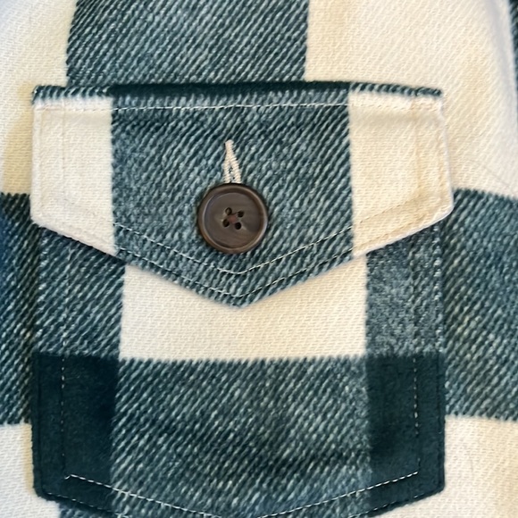 Gap Shacket - Picture 3 of 5